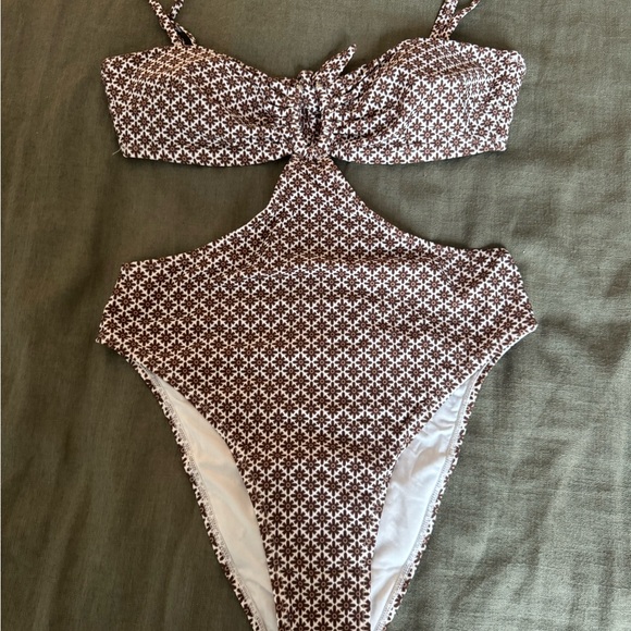 Cupshe Other - Cupshe x Joelle fletcher Brown and White Geometric onesie Swimsuit